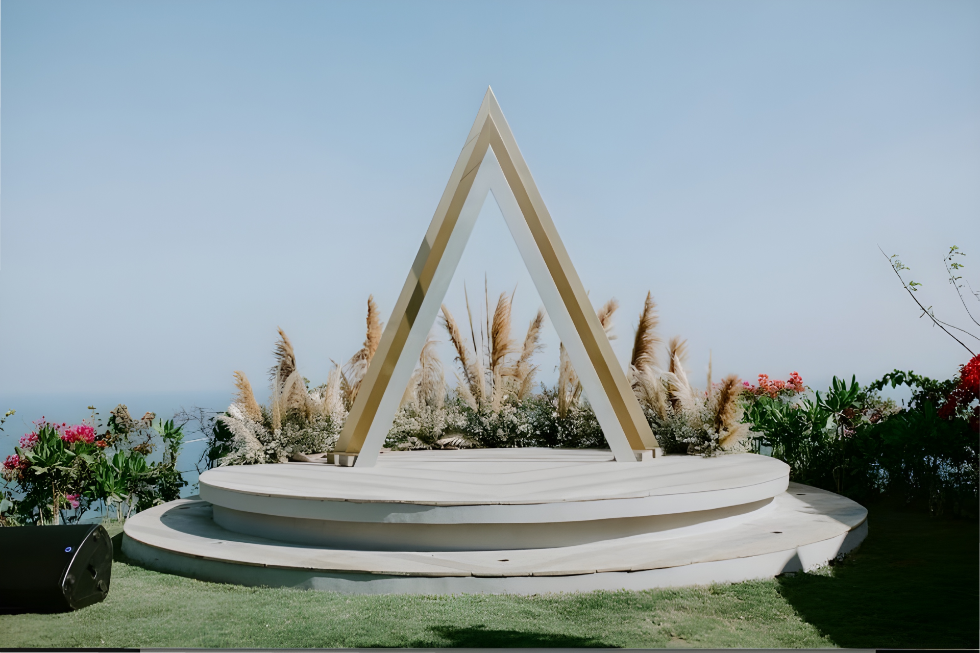 Wonderland Uluwatu Images